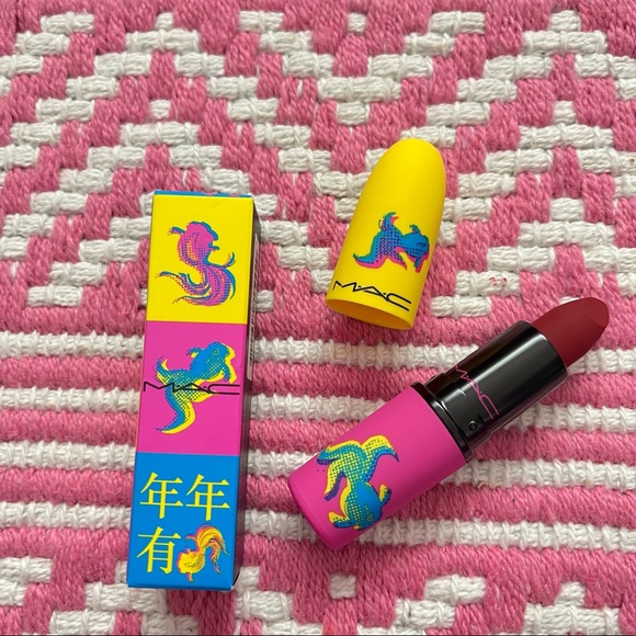 MAC Cosmetics Makeup New Mac Healthy Wealthy Thriving Powder Kiss